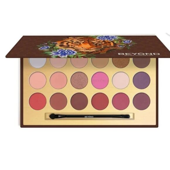 Beyond Eyeshadow Palette - Utopia - Picture 2 of 4